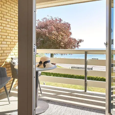 Semesterbostad Comfortable Seaside Retreat - By Traum