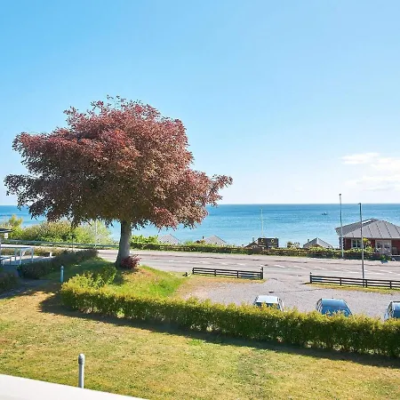 Comfortable Seaside Retreat - By Traum *
